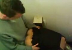 Casalinga preso a pugni da video amatoriali gratis porno uno sconosciuto sul divano